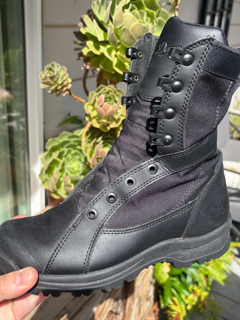 Women’s  Danner boots size 6 1/2 needs new laces